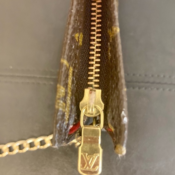 Authentic Louis Vuitton GM Bucket Cosmetic pouch crossbody bag - Picture 5 of 11